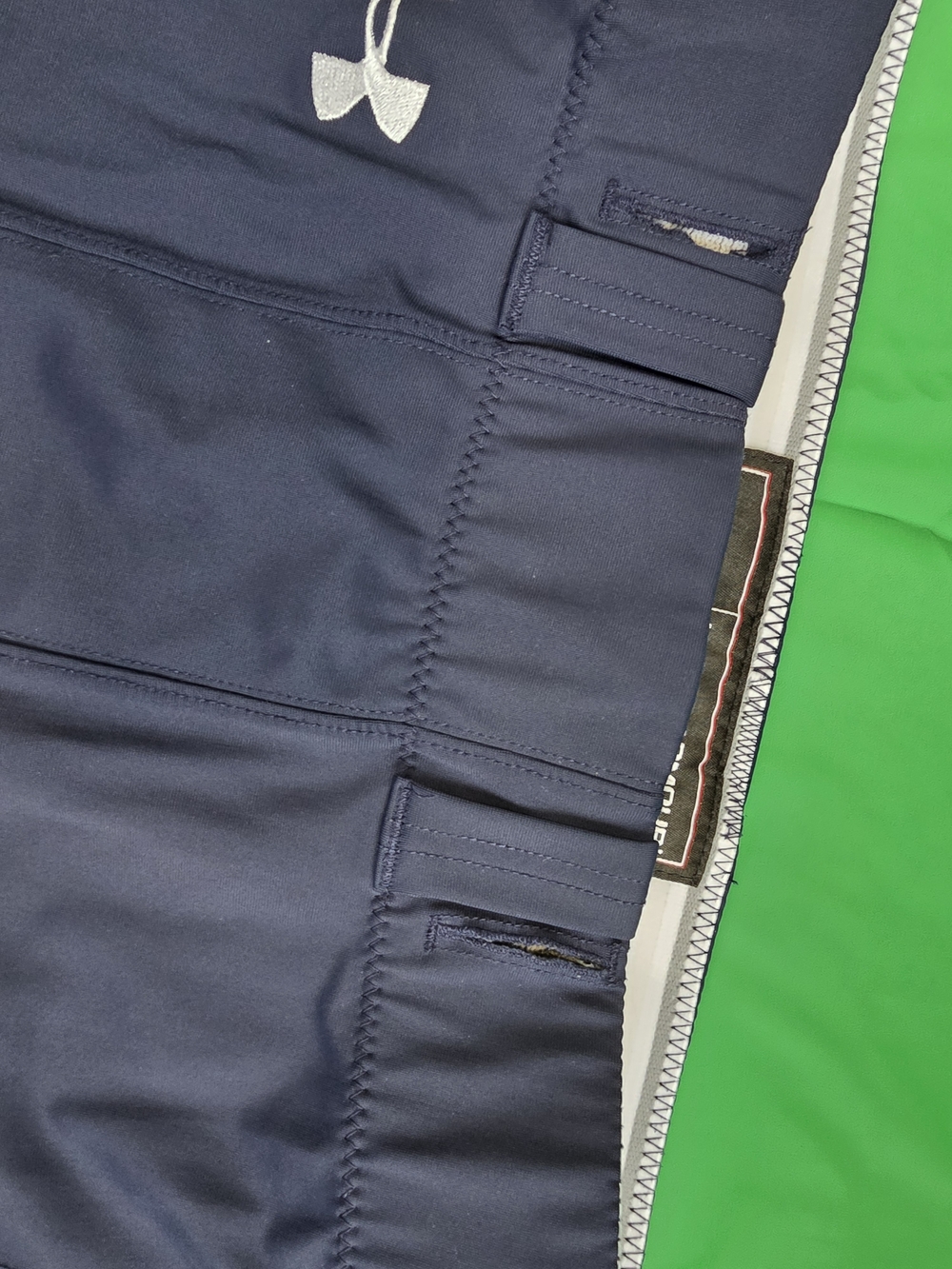 Under Armour Men's Black Padded Athletic Joggers - Picture 5 of 7